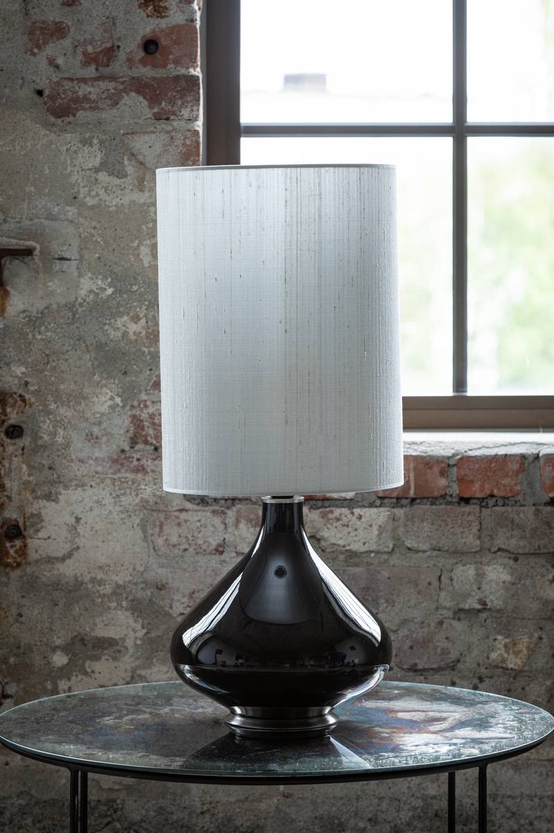 Flavia Negra seda plata 70cm