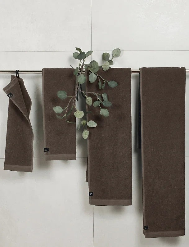 Lina Towel chocolate 30x50