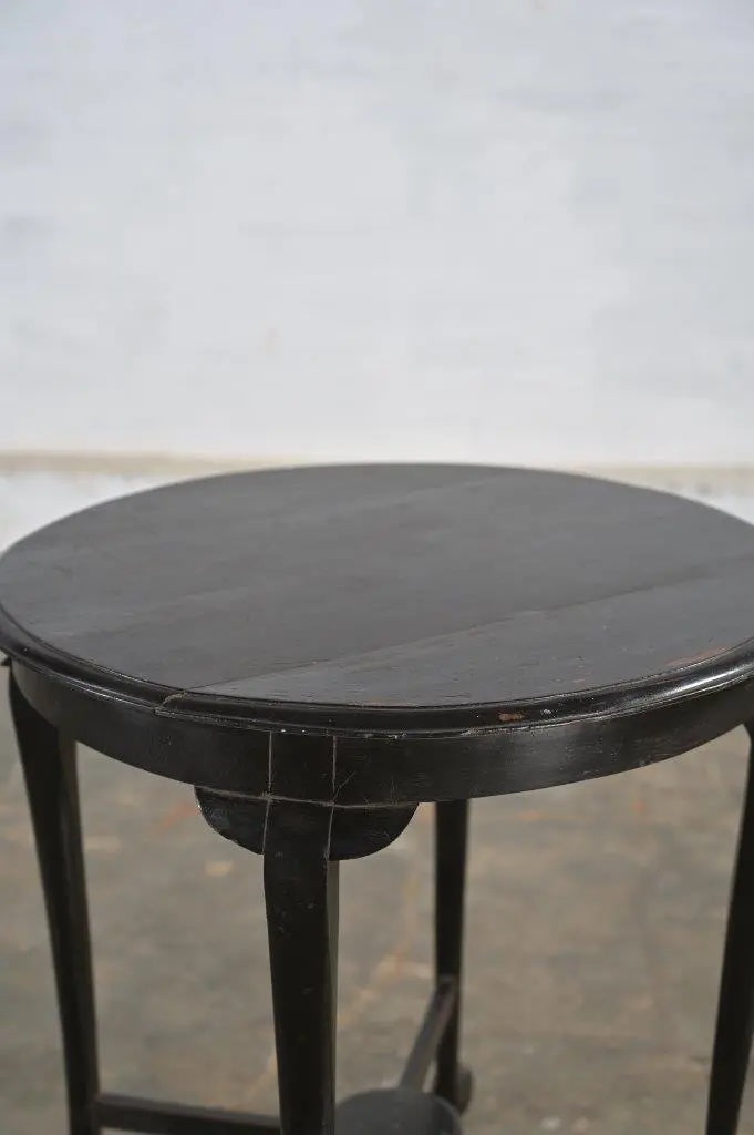 RUNDT SIDE TABLE SVART
