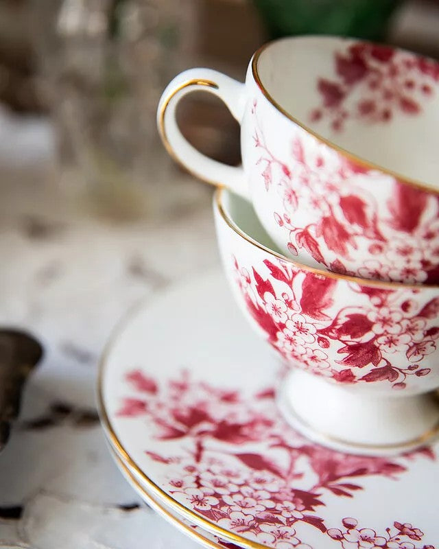 Coffee Cup & Sauser Burgundy