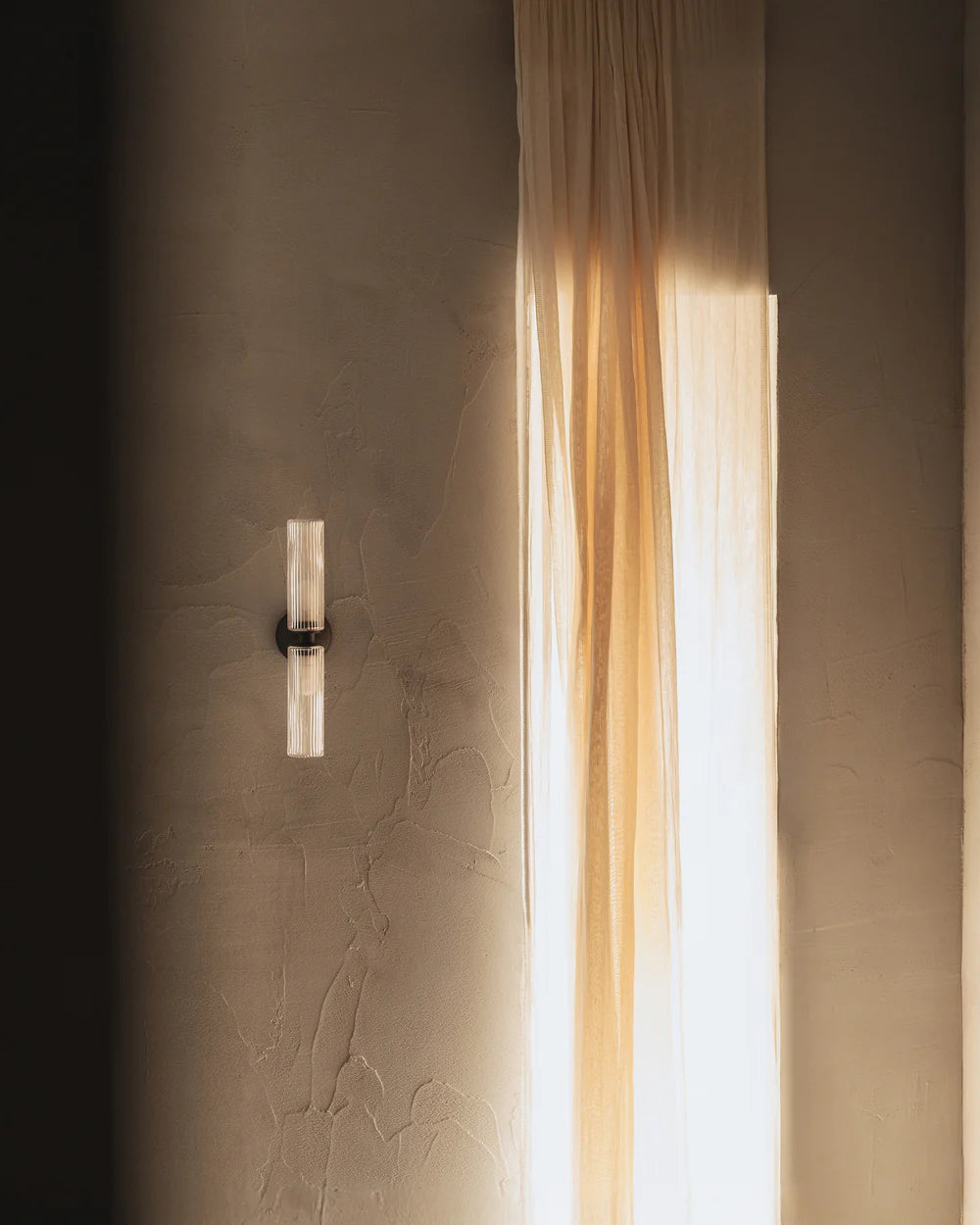Claremont Medium Wall light bronze