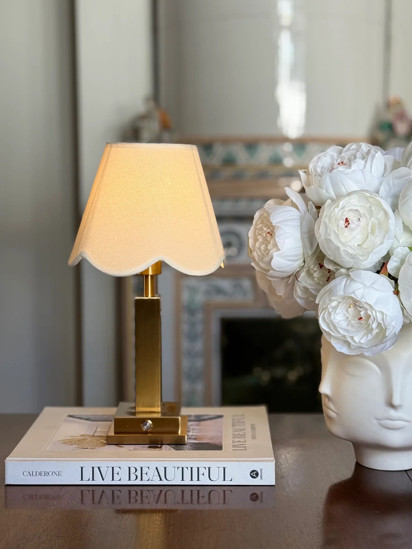 Scallop white large lampshade