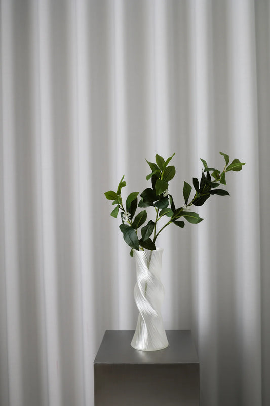 GREEN LEAVES BERRY WHITE