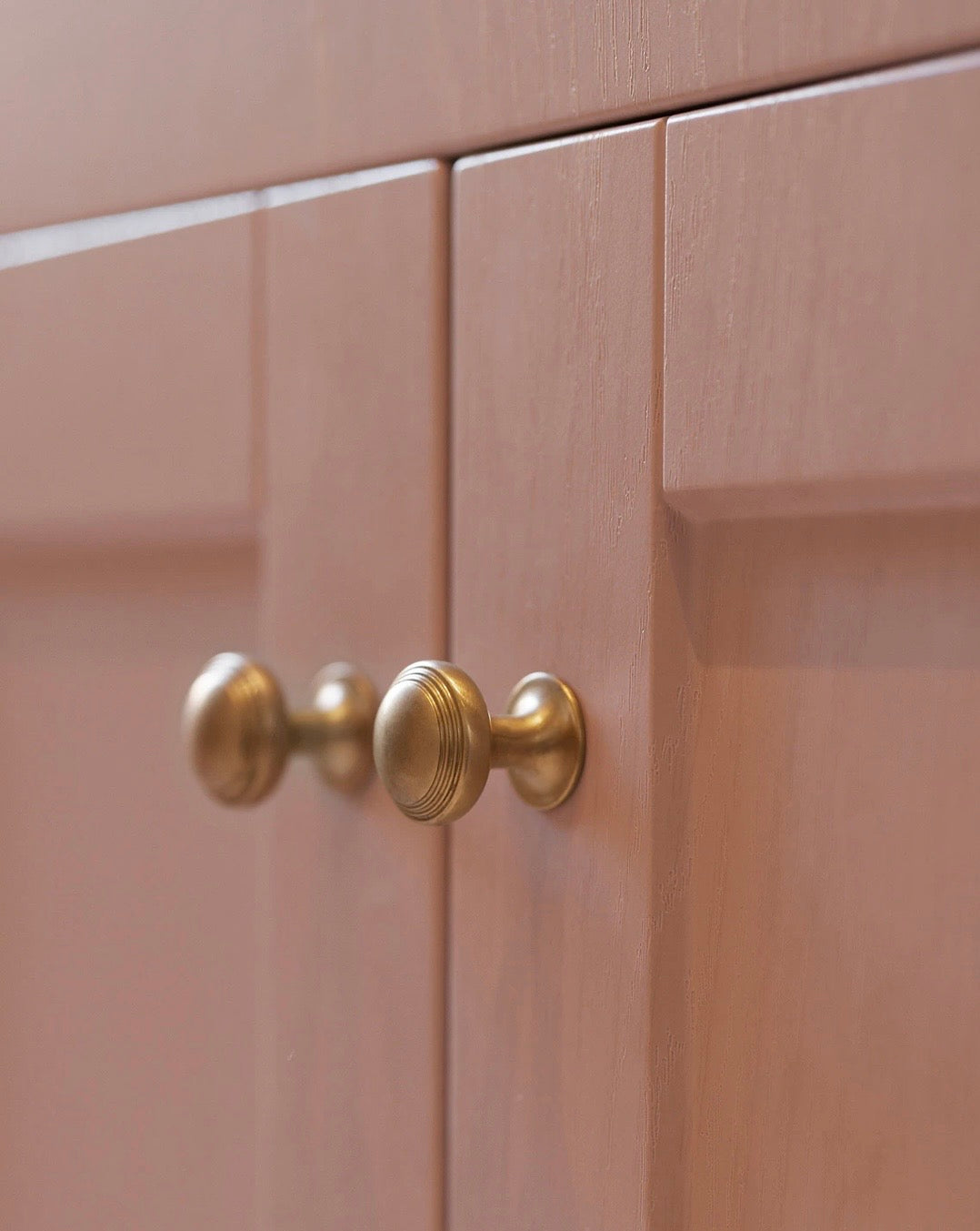 BARLOW FURNITURE KNOB