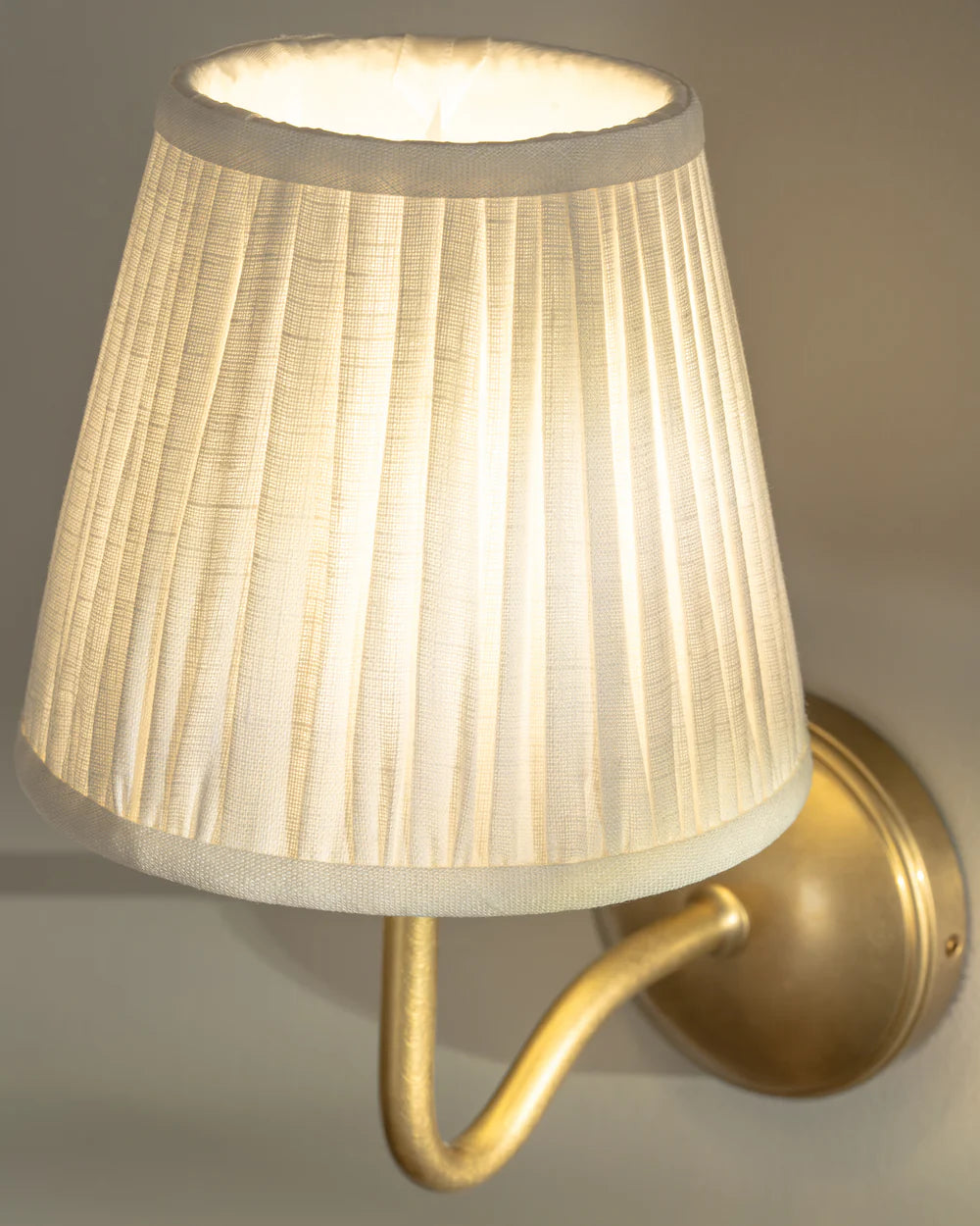 Malvern Medium wall light white Antique Brass