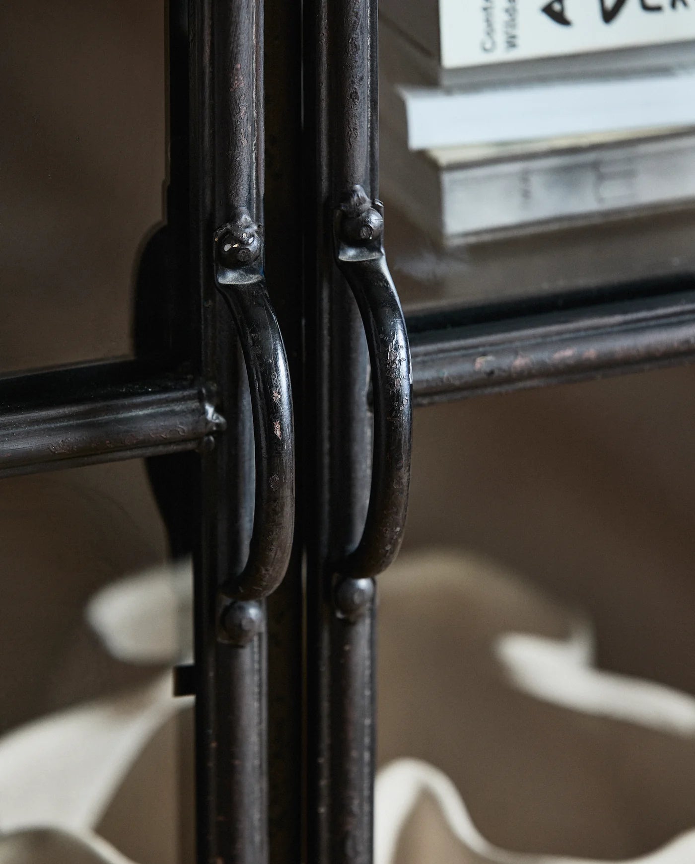 Cabinet 2 doors black