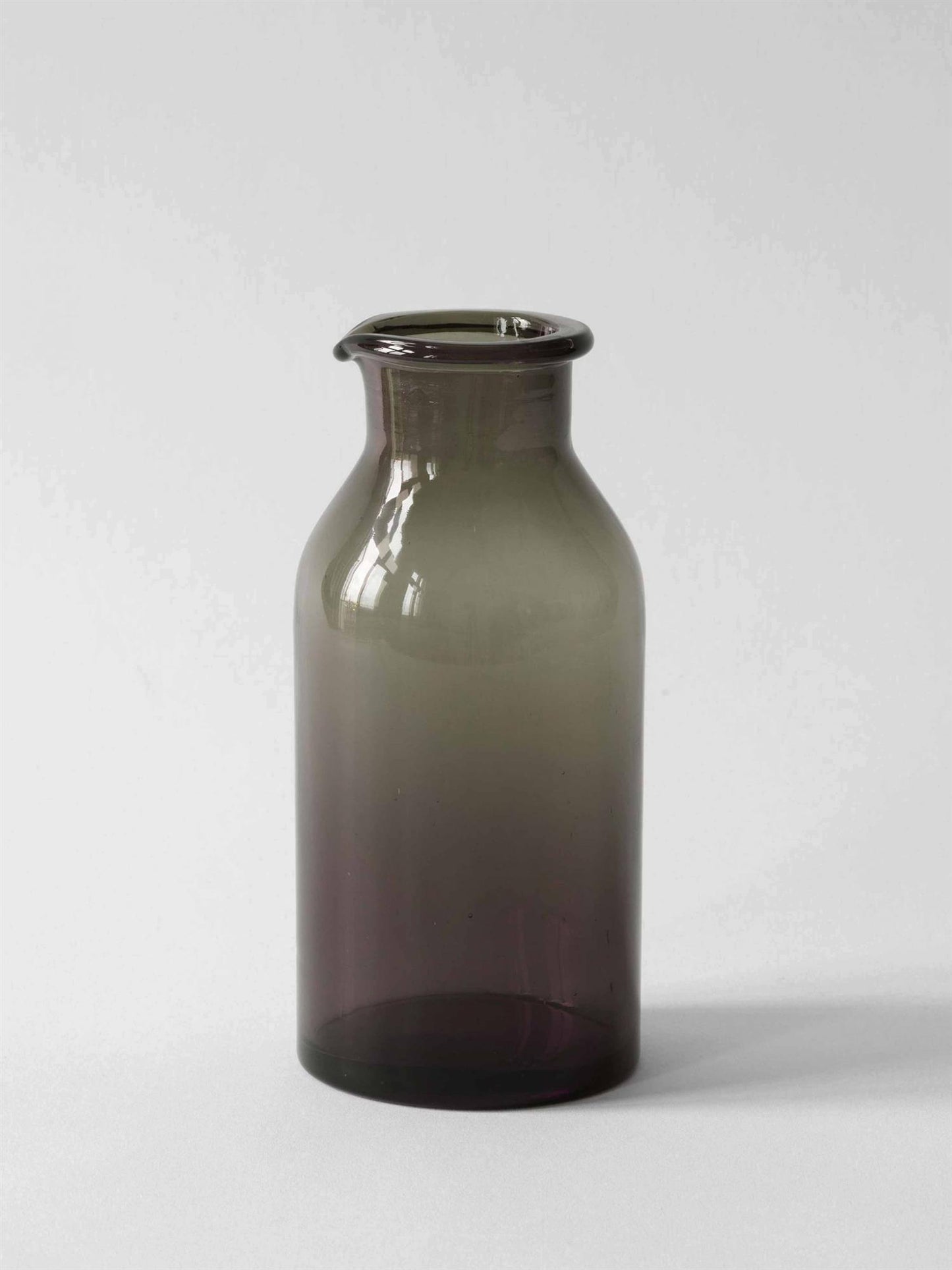 Ivy Pitcher Smoke