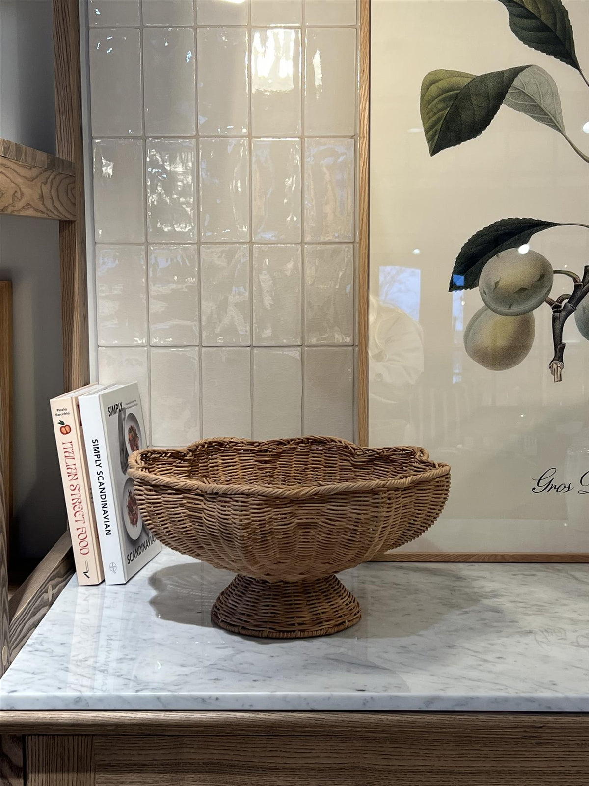 MAGRET BOWL ON FOOT