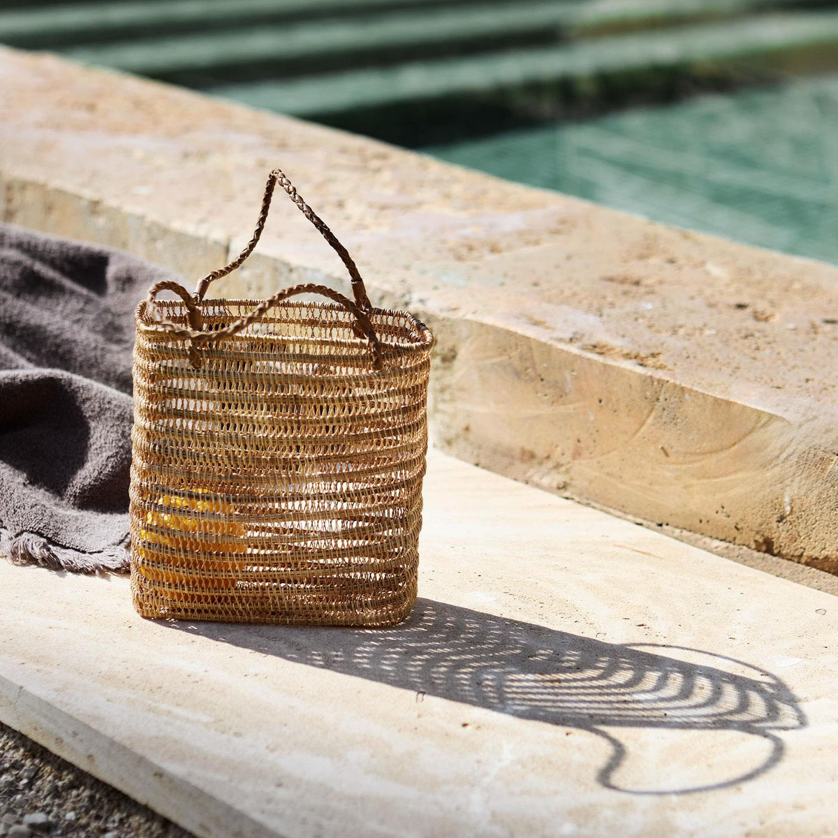 BASKET PALMEFIBRE W/LEATHER 18X8XH19CM