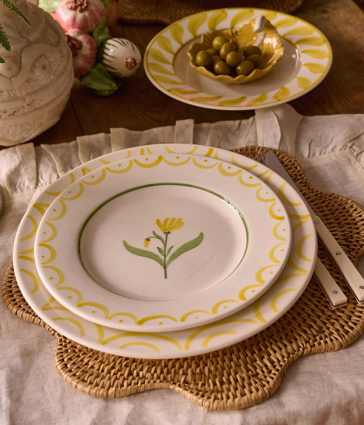 COTTAGE FLOWER DINNER PLATE 28CM YELLOW